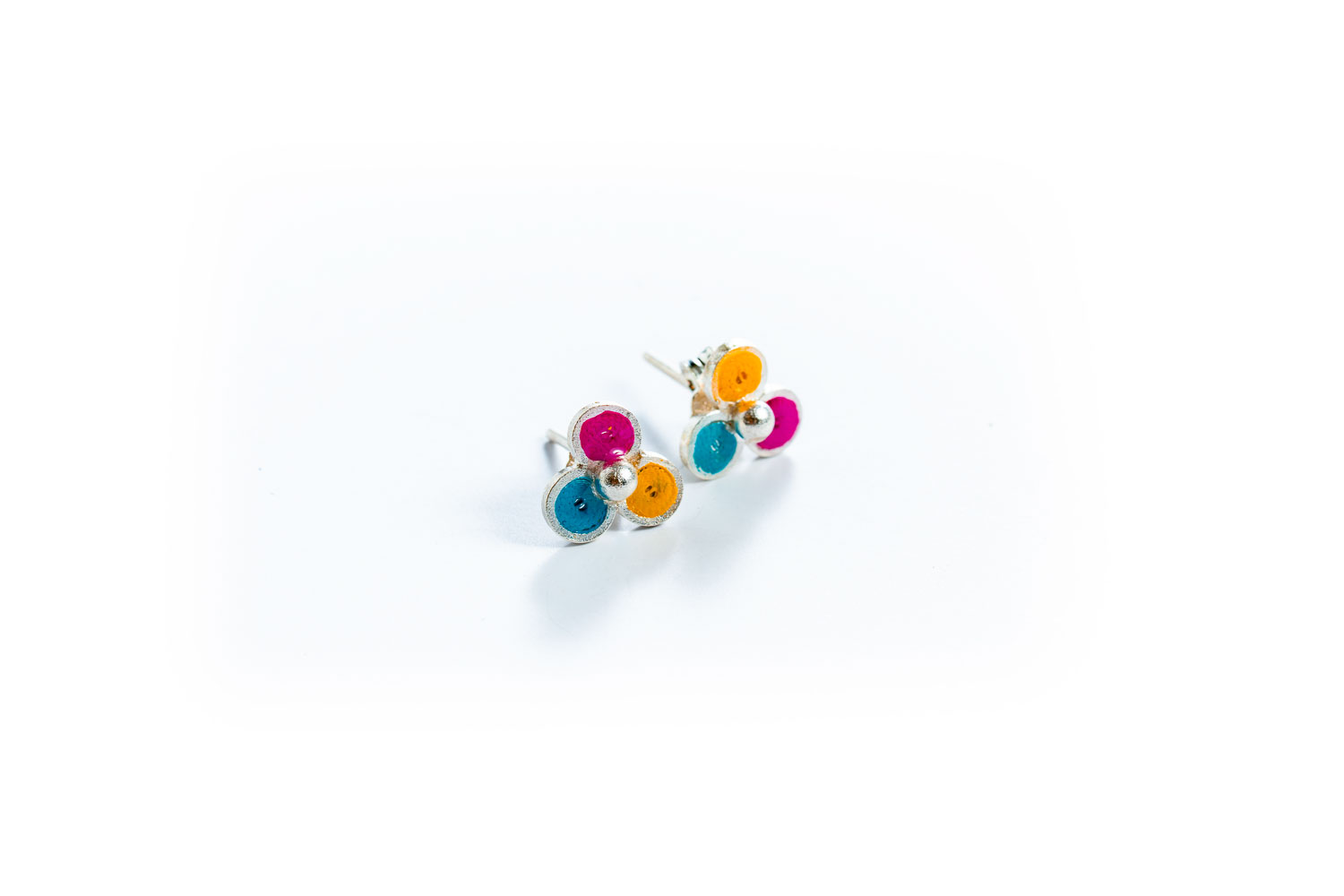 Aretes trébol de plata esmaltada
