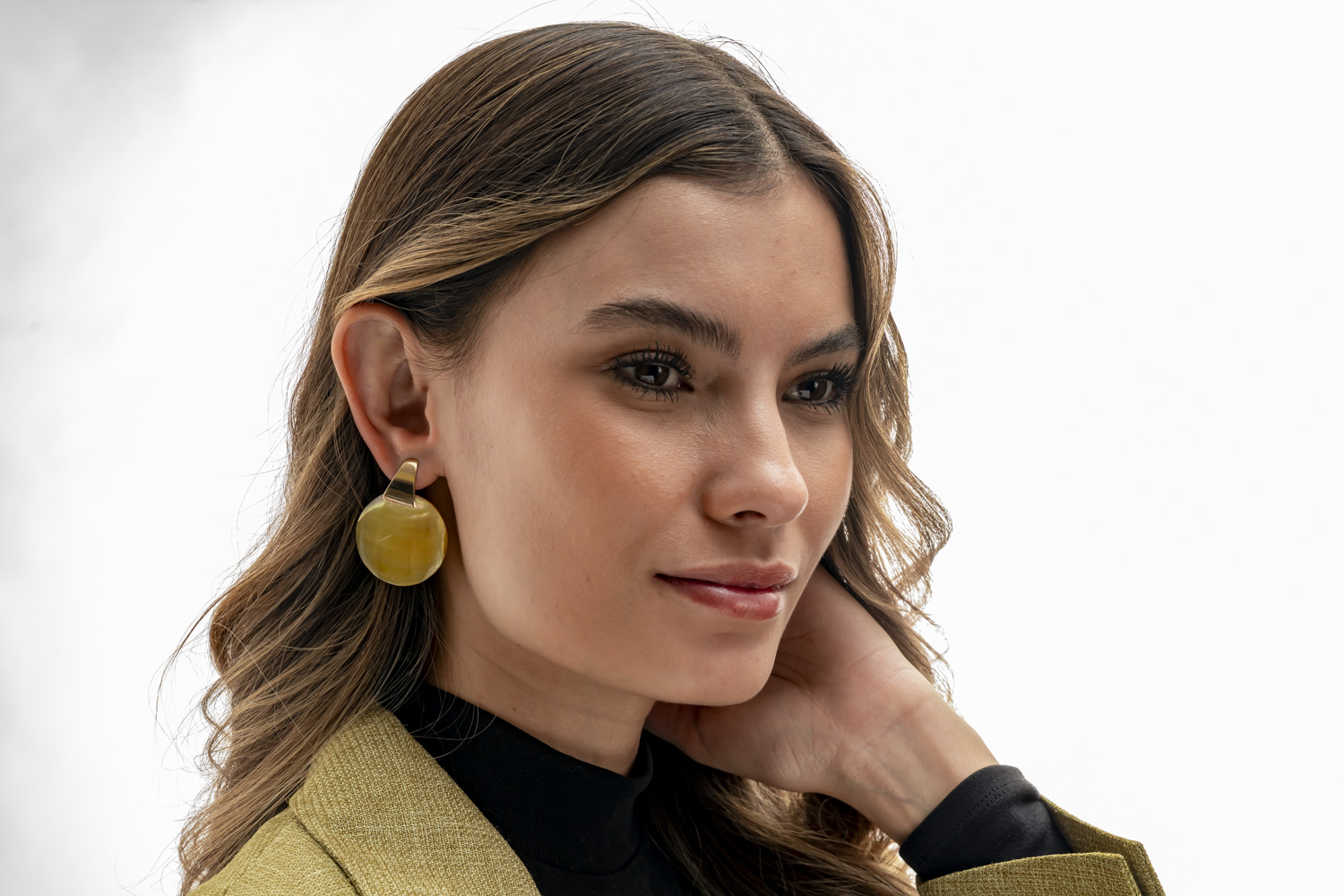 Aretes redondos de nácar - Imagen 2