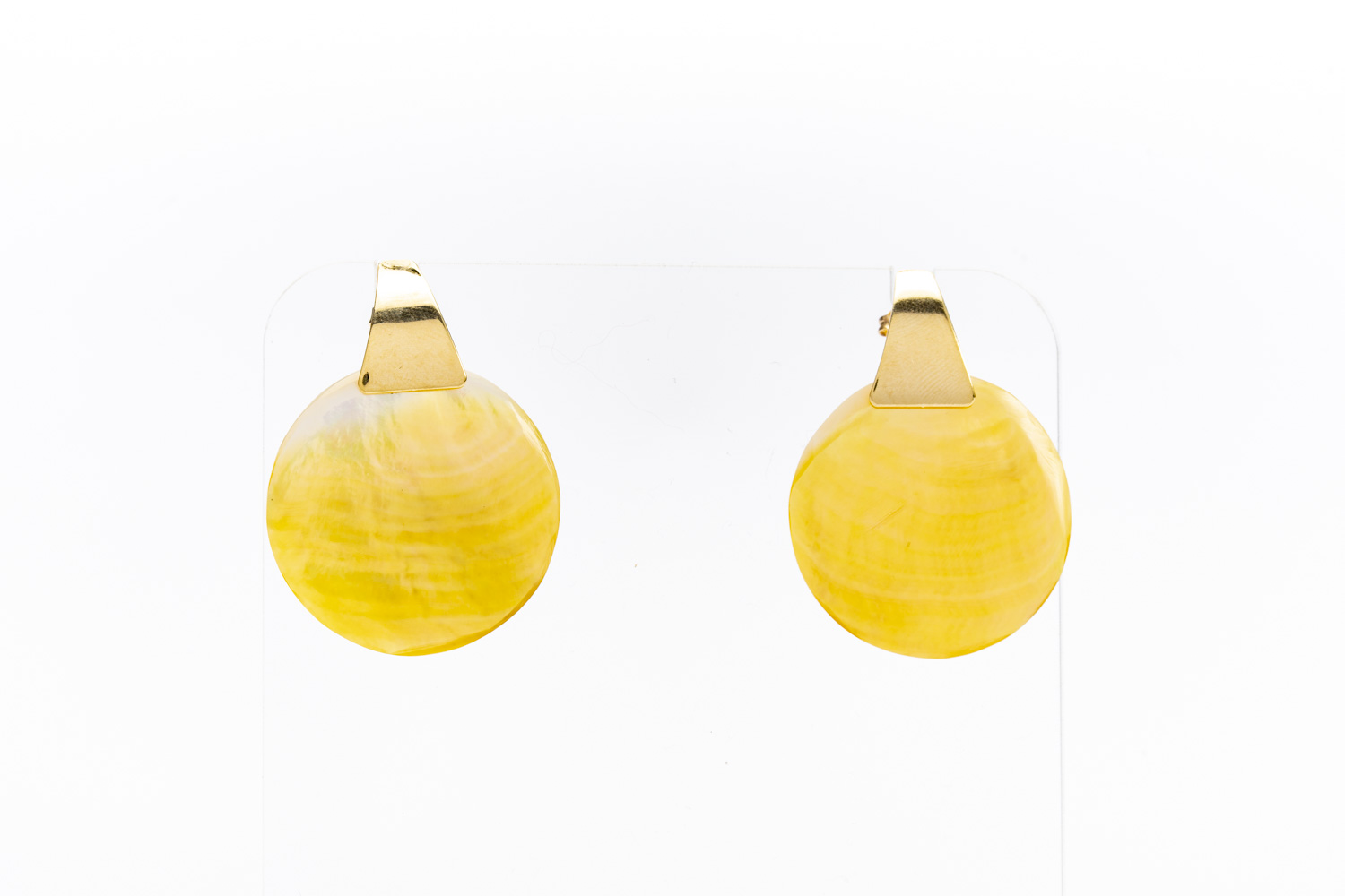 Aretes redondos de nácar